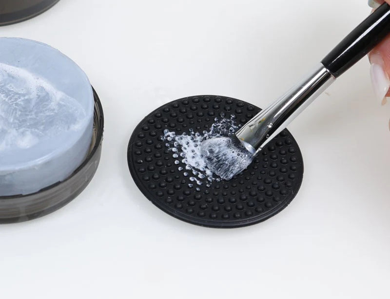 STUDIO17 Brush & Puff Cleanser Texture Pad - TokTok Beauty